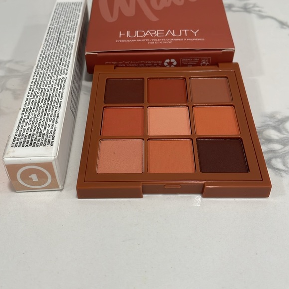 Huda beauty palette - Picture 3 of 3
